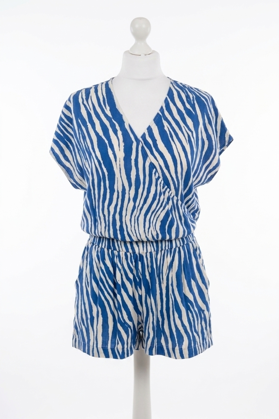 NEW ELAN resort short sleeve crop top in blue zebra
